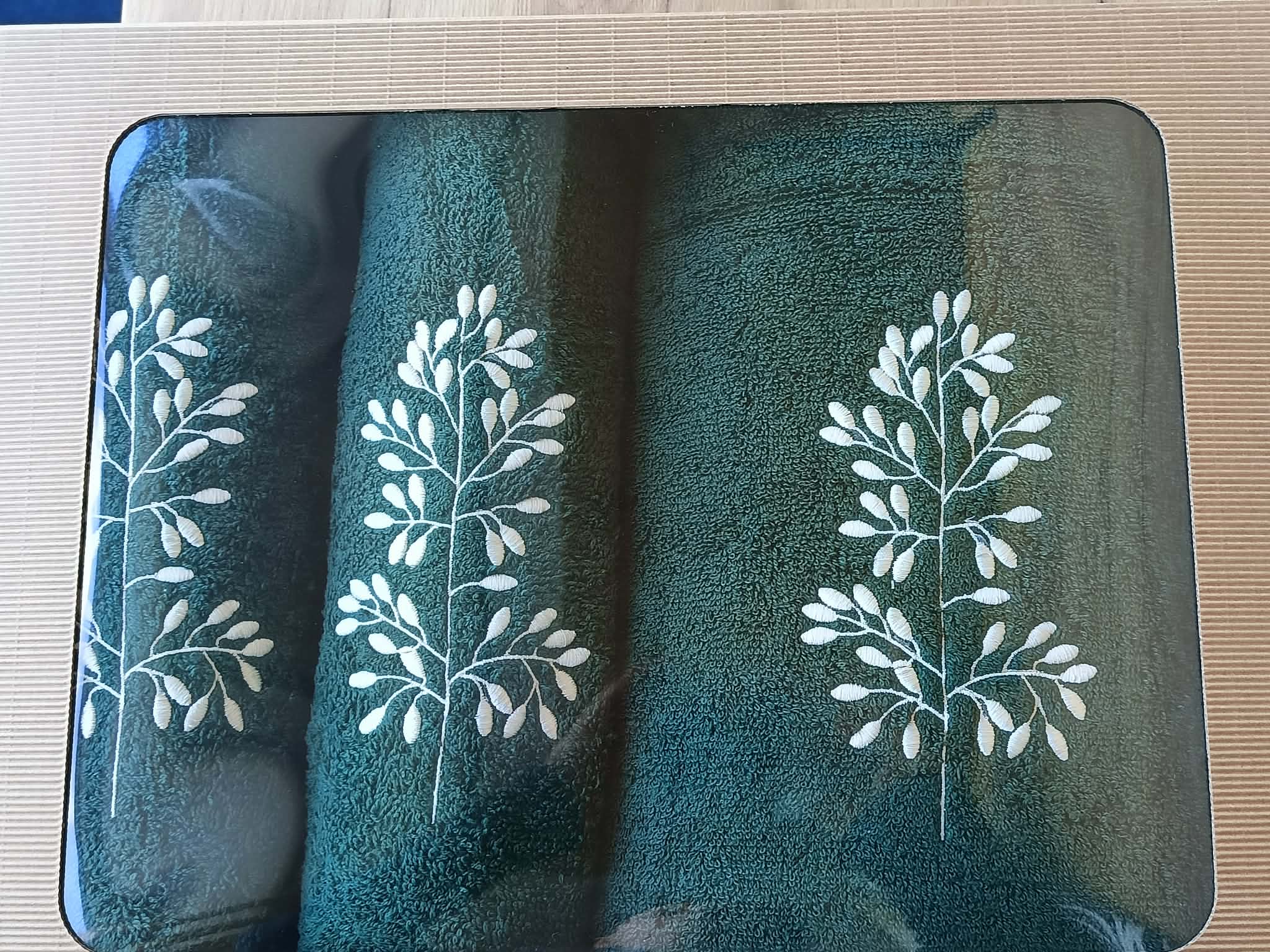 Komplet ręczników 2*50x100 cm + 1*70x140 cm Gałązka butelkowa zieleń