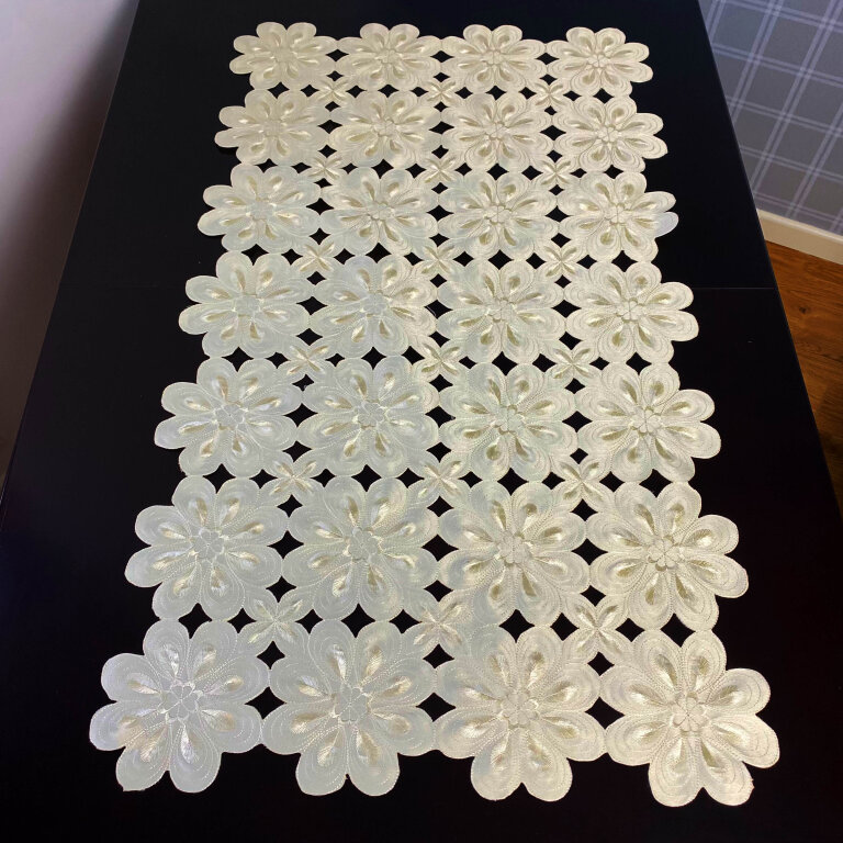 Bieżnik 50x100 cm wzór DA-1462 haftowane kremowe kwiaty prostokąt