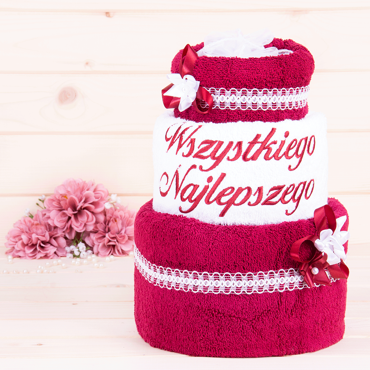 Tort z ręczników 3 poziomowy z haftem Wszystkiego najlepszego wzór 7 w kolorach bordo, biały, bordo + bordowy haft