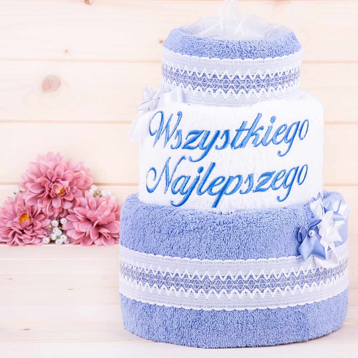 Tort z ręczników 3 poziomowy z haftem Wszystkiego najlepszego wzór 12 w kolorach niebieski, biały, niebieski
