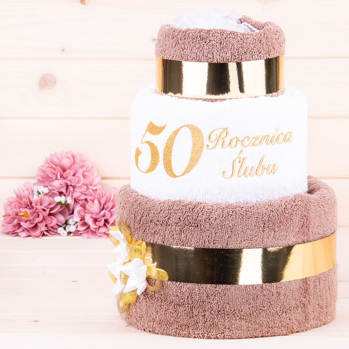 Tort z ręczników 3 poziomowy z haftem 50 rocznica ślubu ciemny beż, biały, ciemny beż ze złotym haftem