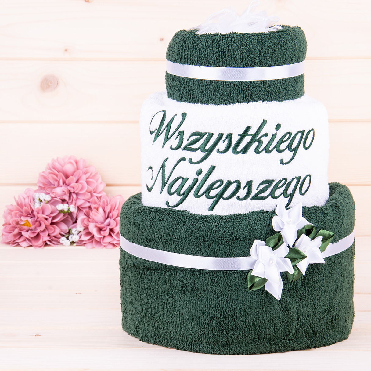 Tort z ręczników 3 poziomowy z haftem Wszystkiego najlepszego wzór 14
w kolorach ciemna zieleń, biały, ciemna zieleń